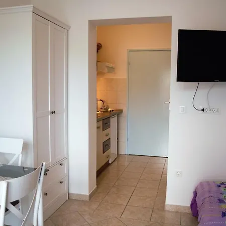 Leela Apartment *