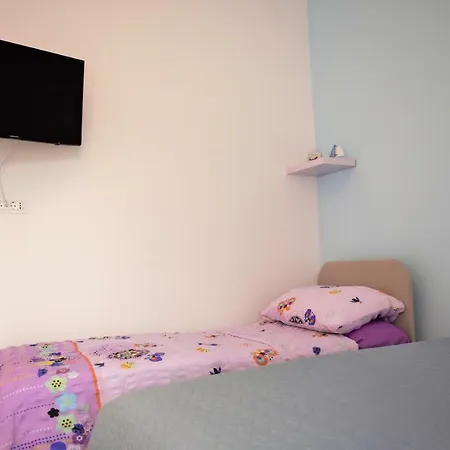 Leela 杜布罗夫尼克